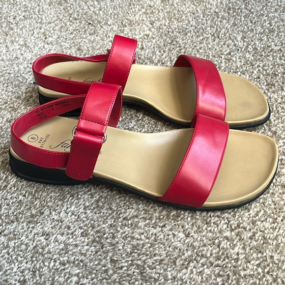 Fanfares Sandals - Picture 3 of 5